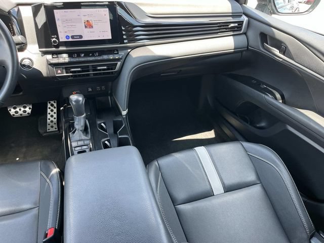 Used 2025 Toyota Camry SE FWD image 16