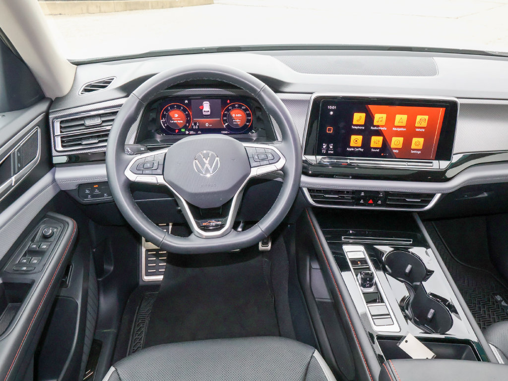 Certified 2025 Volkswagen Atlas Peak Edition SE AWD/4WD image 20