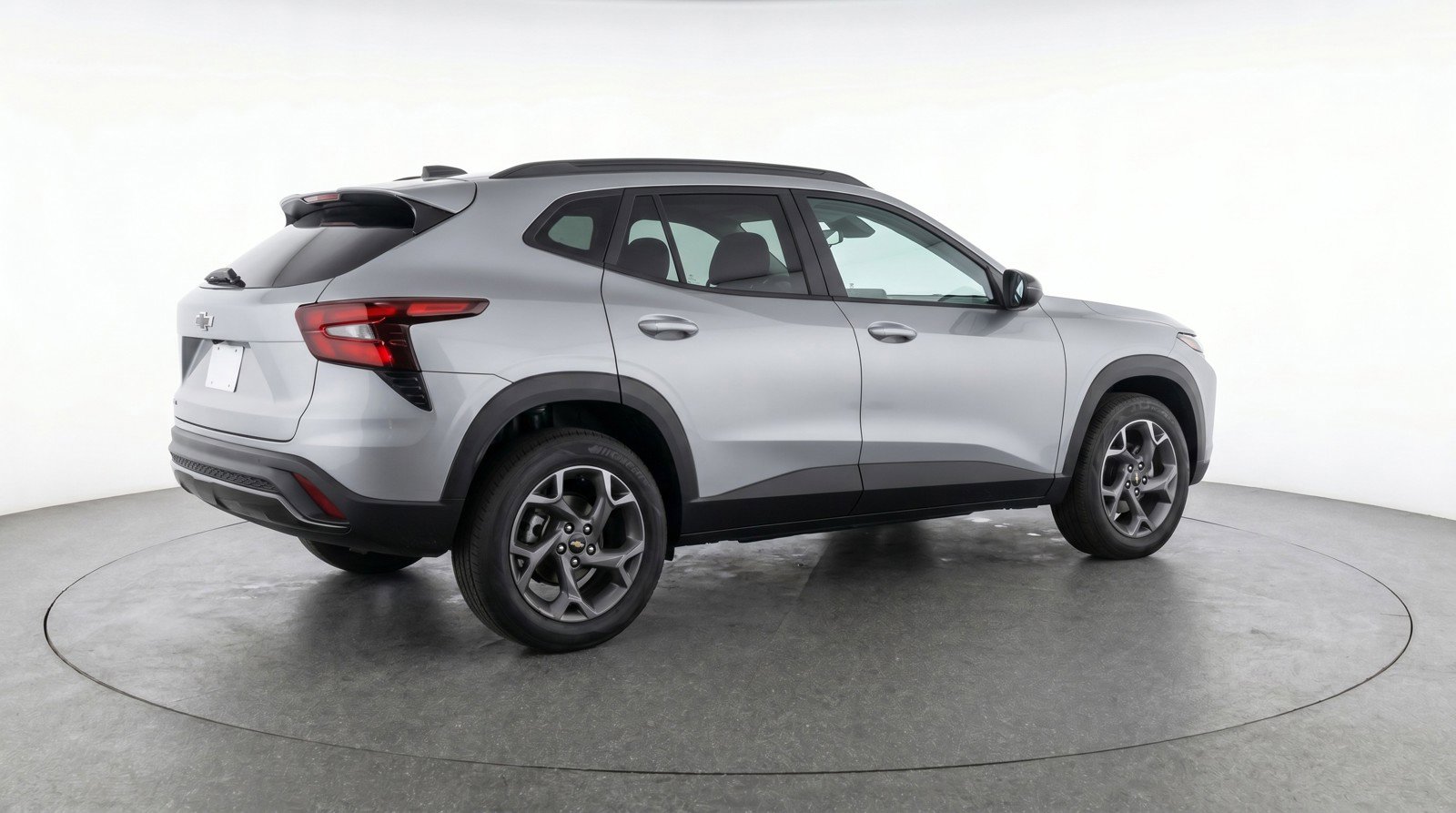 Used 2025 Chevrolet Trax LT FWD image 9