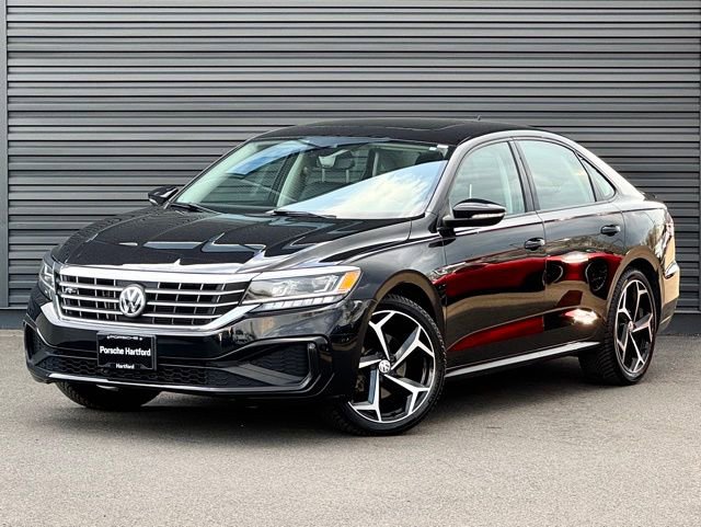 Used 2020 Volkswagen Passat 2.0T R-Line FWD image 1