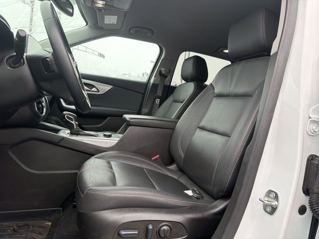 Used 2023 Chevrolet Blazer LT image 9