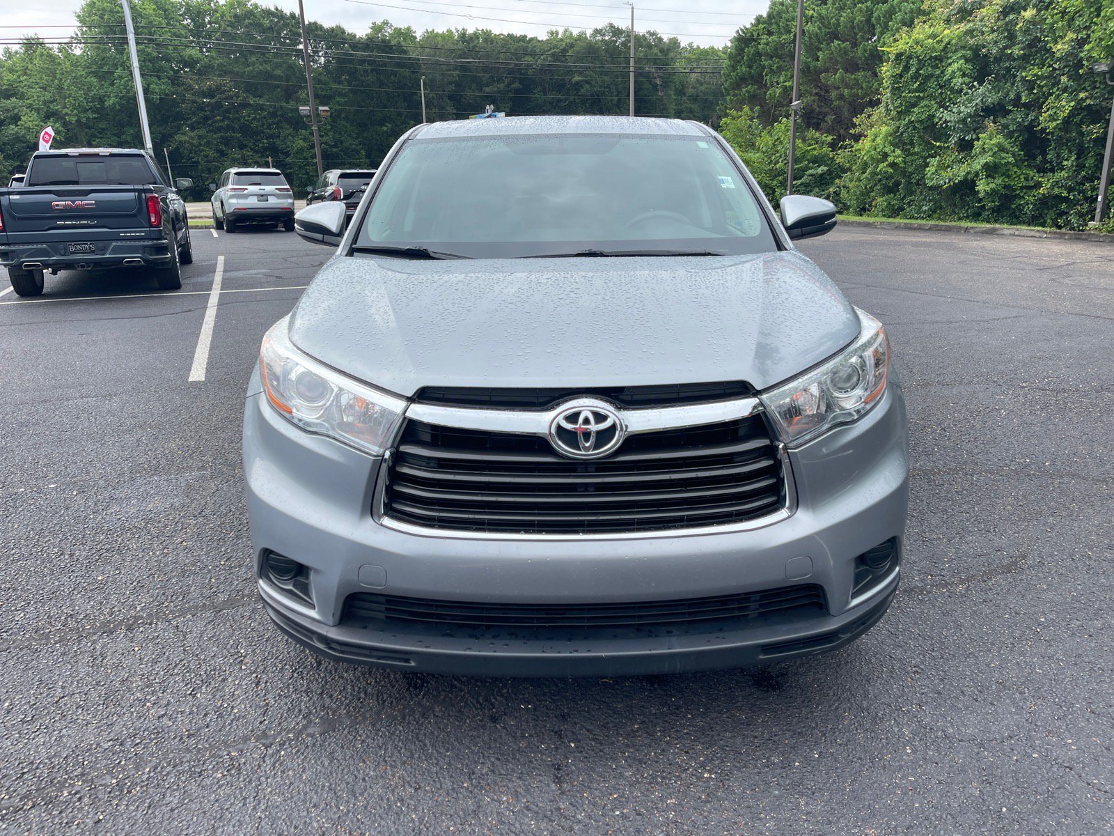 Used 2016 Toyota Highlander LE FWD image 2