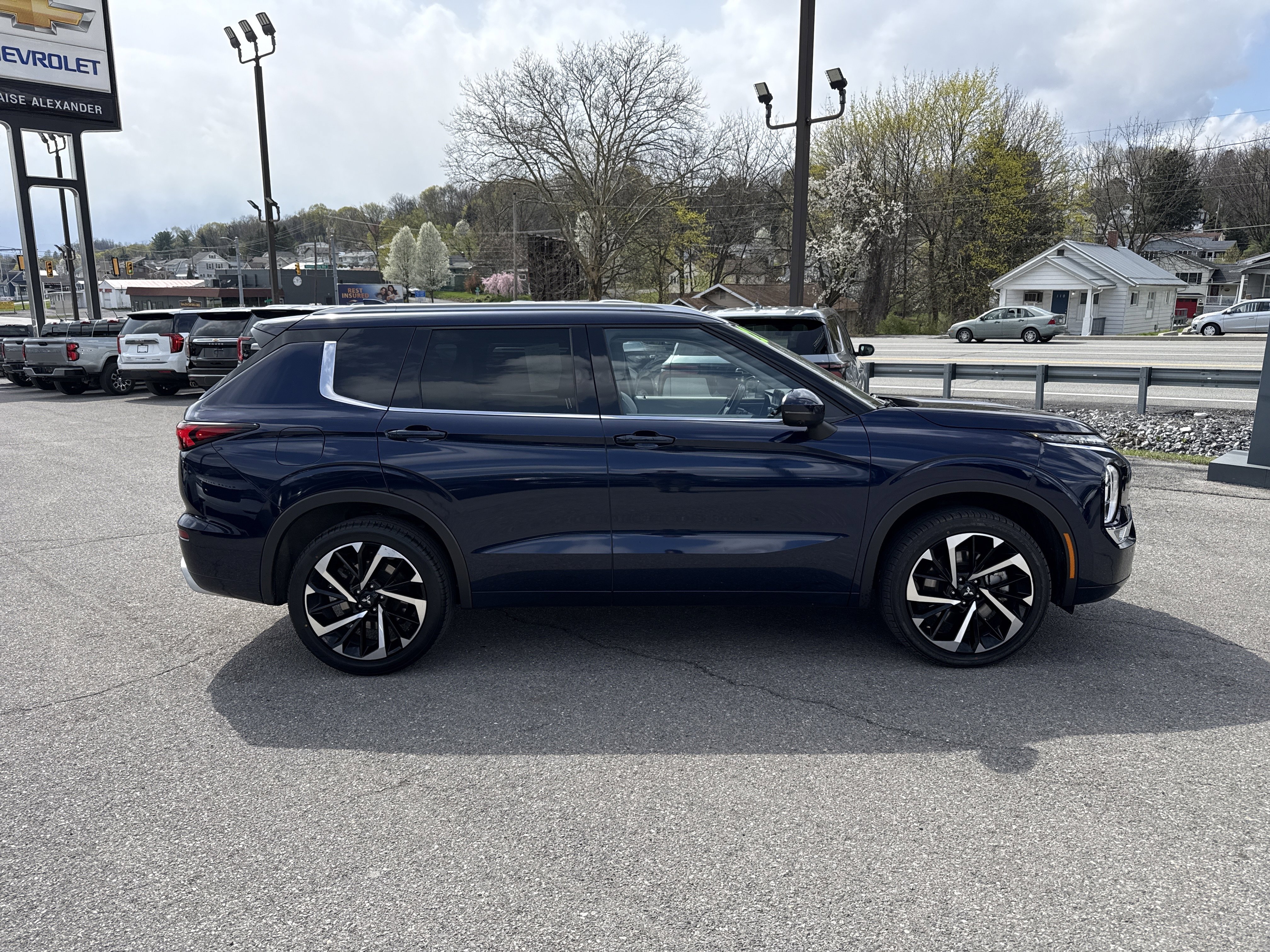 Used 2022 Mitsubishi Outlander SEL video 2