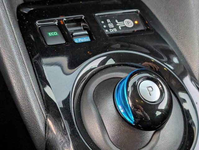 Used 2019 Nissan Leaf SV w/ SV Technology Package image 23