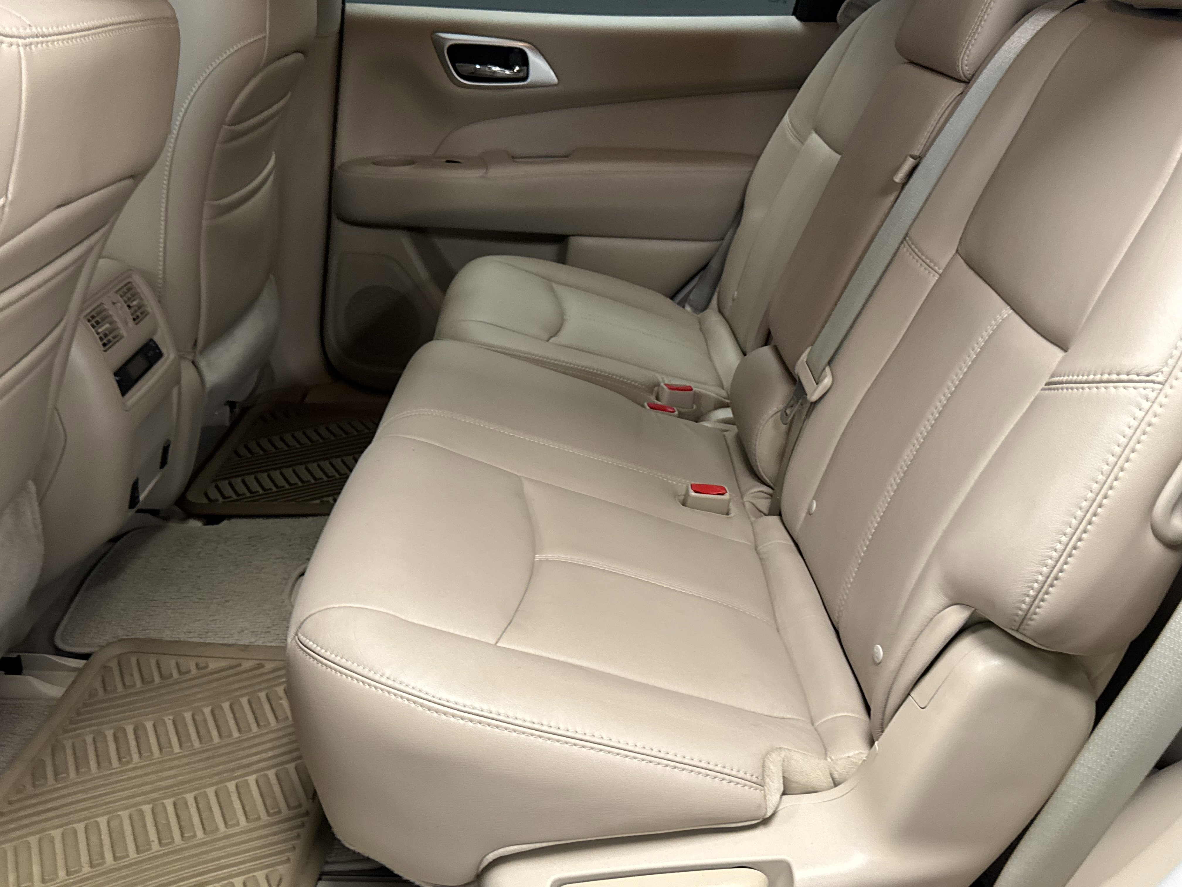 Used 2013 Nissan Pathfinder SL FWD image 16
