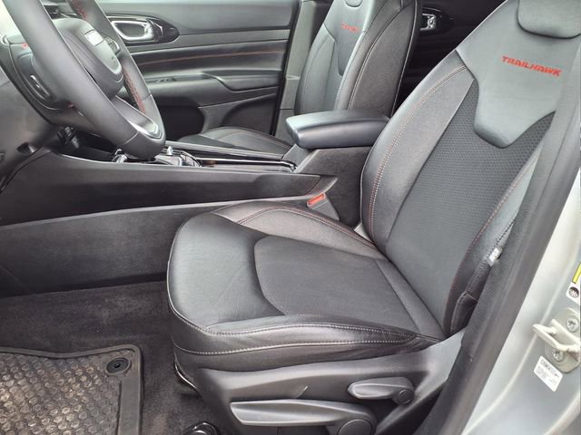 Used 2024 Jeep Compass Trailhawk image 16