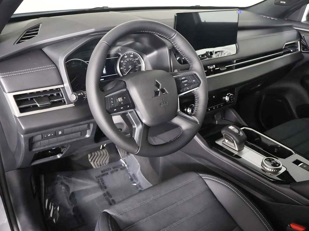 New 2026 Mitsubishi Outlander LE AWD/4WD image 25