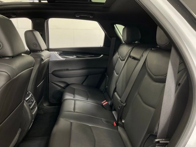 Used 2025 Cadillac XT5 Premium Luxury w/ Technology Package AWD/4WD image 32