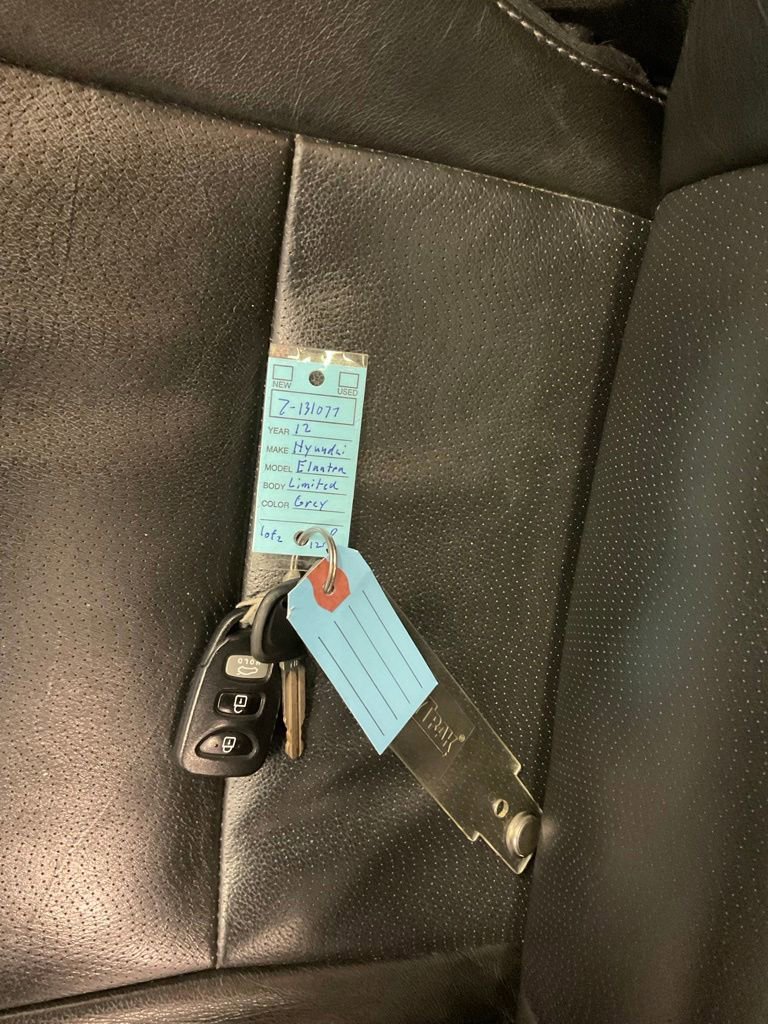 Used 2012 Hyundai Elantra Limited FWD image 34