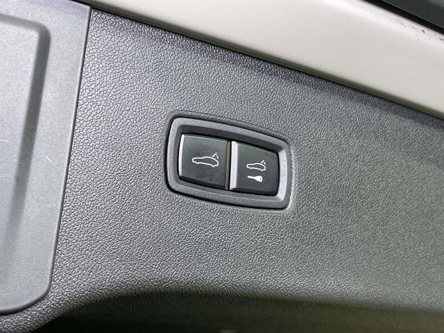 Certified 2025 Porsche Cayenne w/ Premium Package Plus image 21
