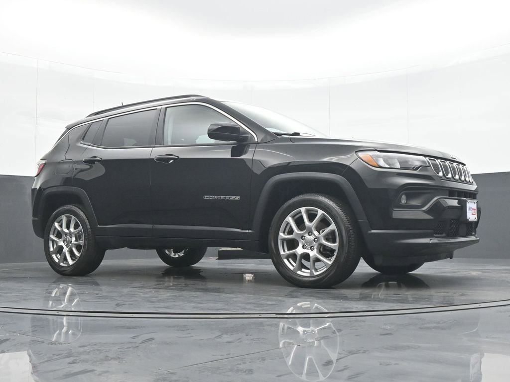 Used 2022 Jeep Compass Latitude w/ Sun and Sound Group image 32