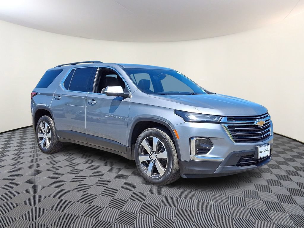 Used 2023 Chevrolet Traverse LT w/ LT Premium Package