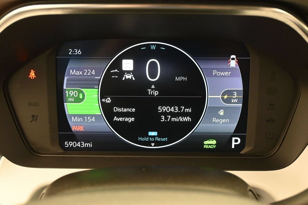 Certified 2023 Chevrolet Bolt EUV Premier w/ Sun & Sound Package FWD image 17