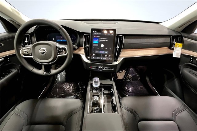 New 2026 Volvo XC90 B6 Plus w/ Protection Package Premier image 5