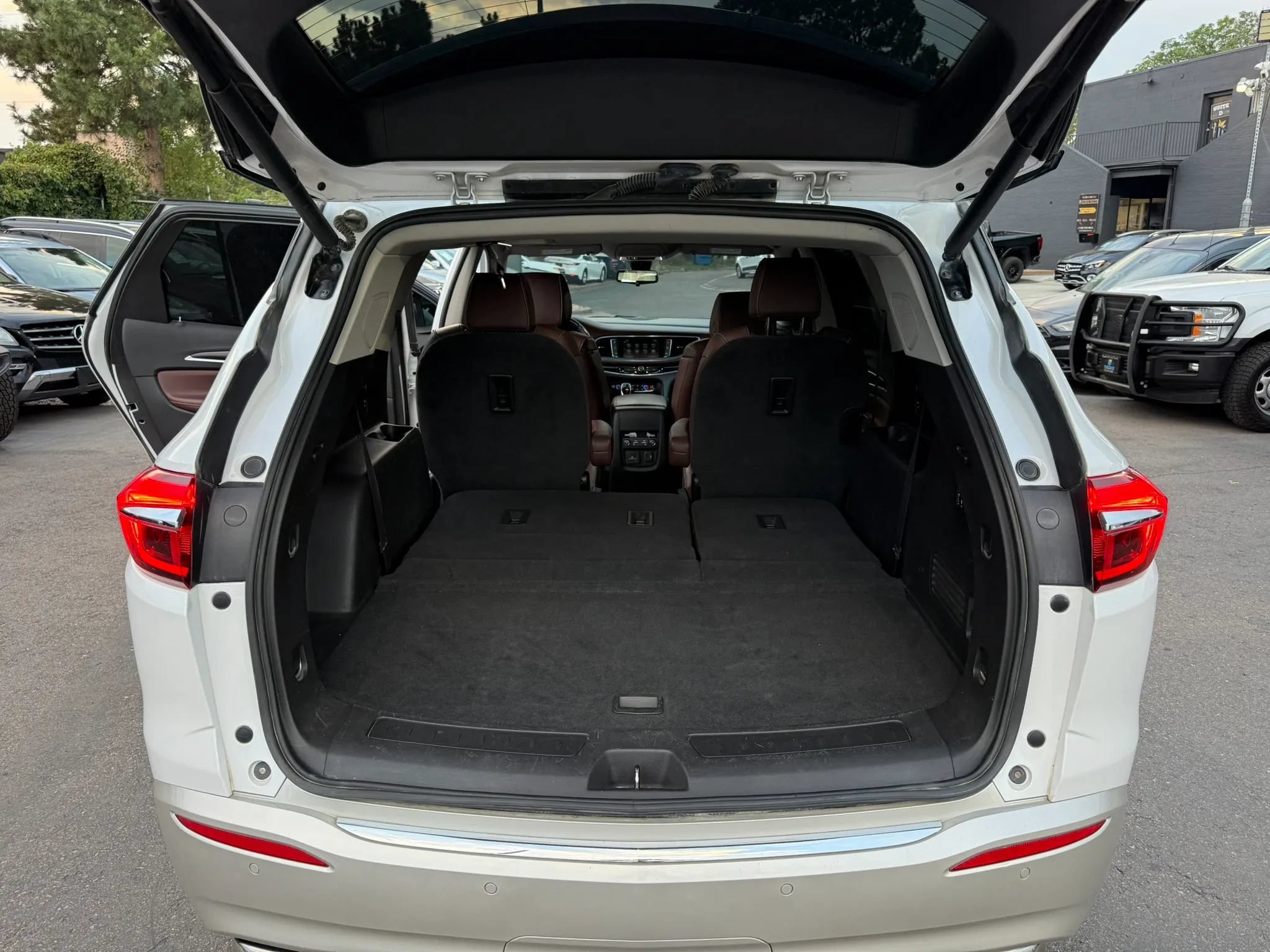 Used 2019 Buick Enclave Avenir w/ Avenir Technology Package AWD/4WD image 36