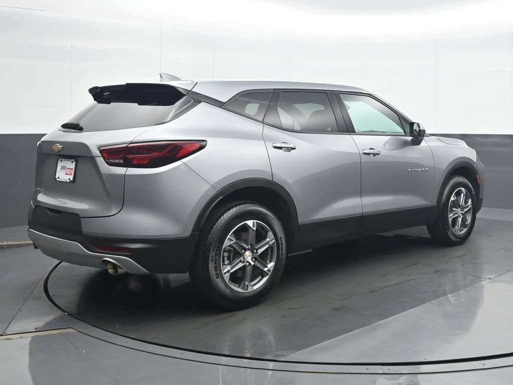 Used 2025 Chevrolet Blazer LT FWD image 6