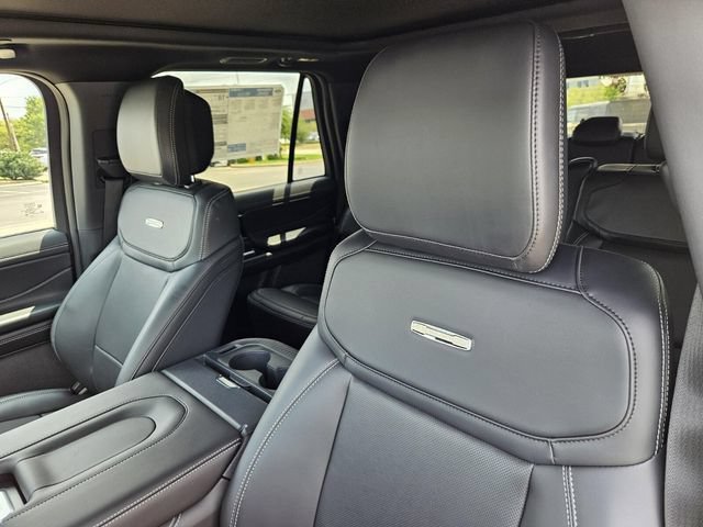 New 2027 Ford Expedition Platinum w/ Stealth Appearance Package AWD/4WD image 18