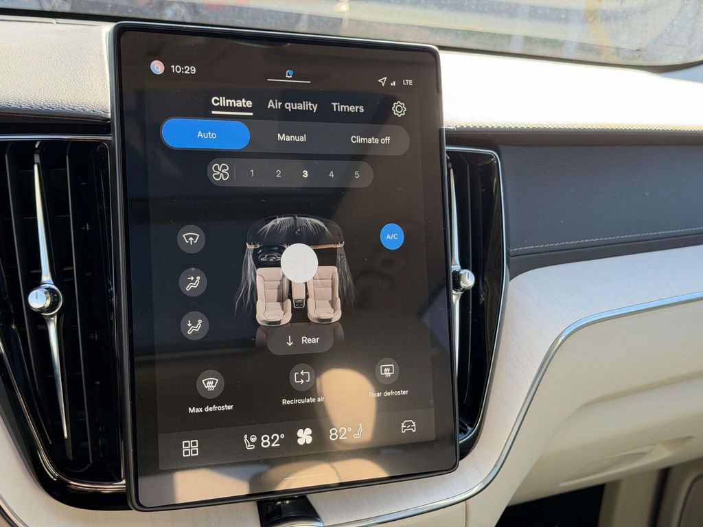 New 2026 Volvo XC60 B5 Ultra w/ Protection Package Premier image 5