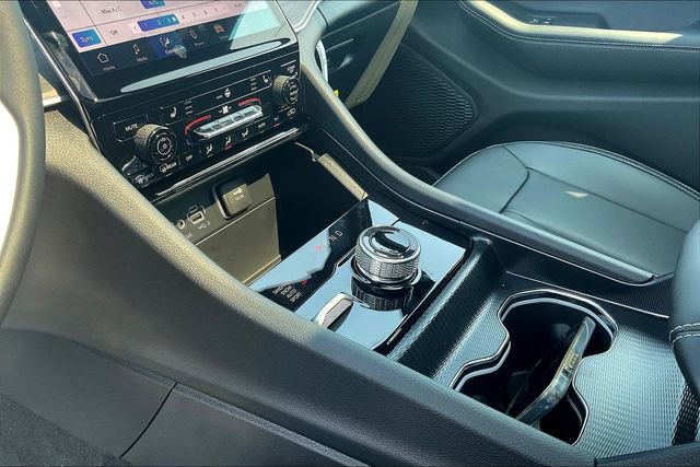 New 2025 Jeep Grand Cherokee Limited image 8