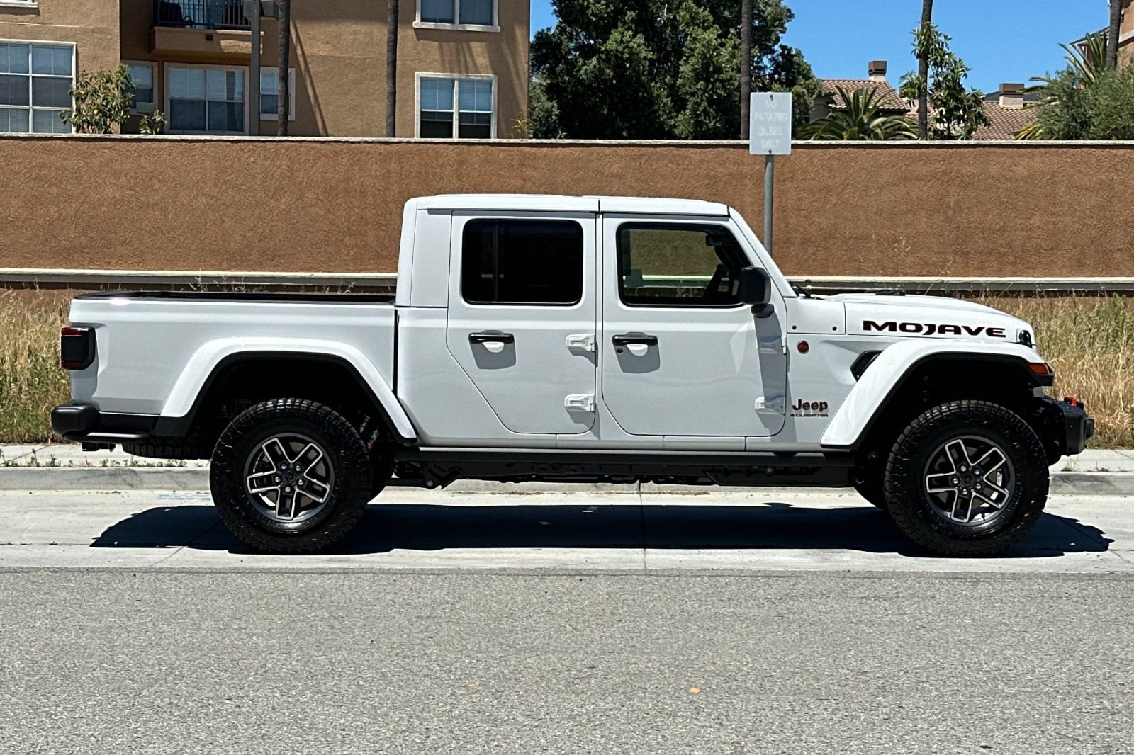 New 2026 Jeep Gladiator Mojave AWD/4WD image 3