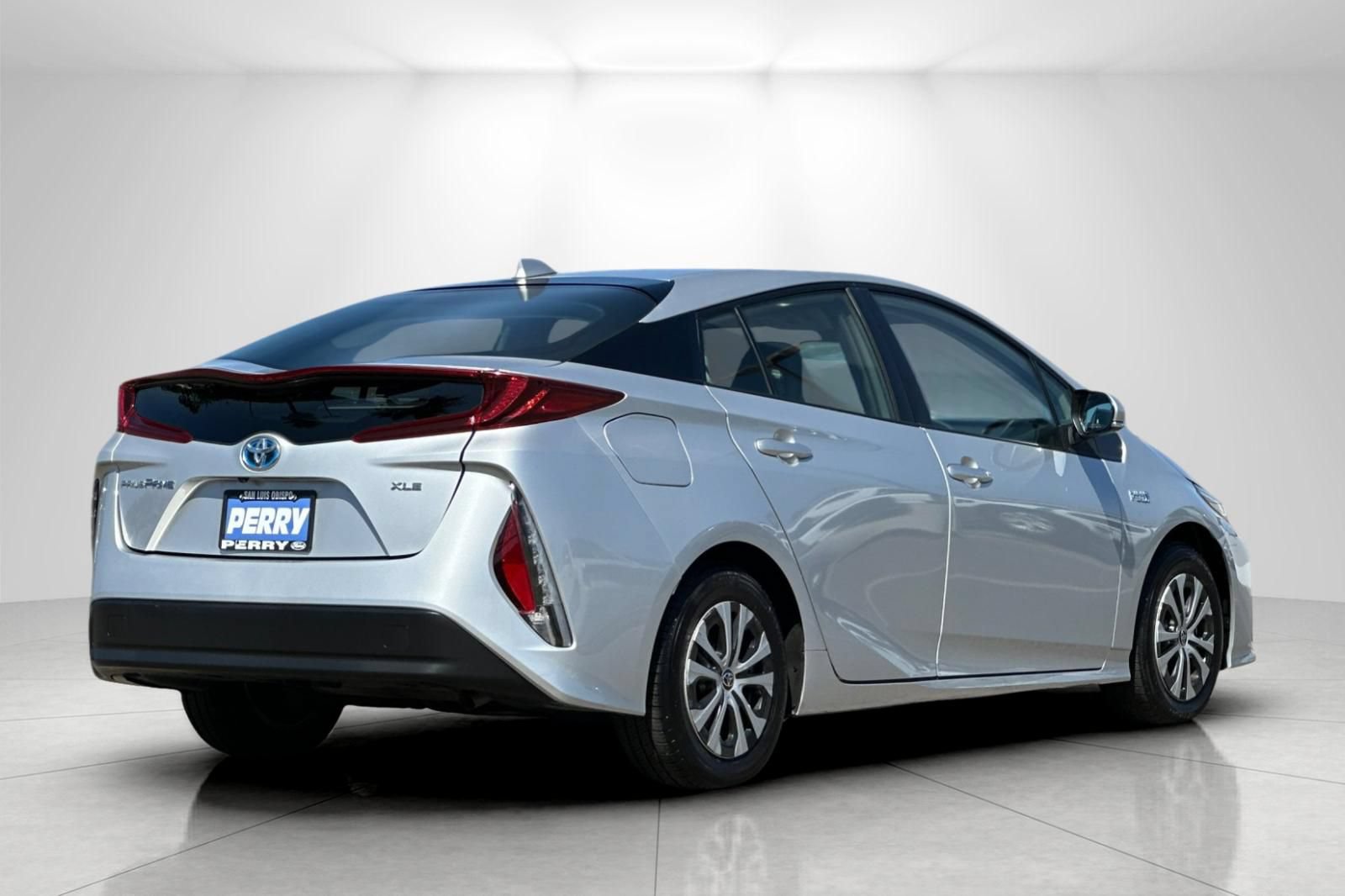 Used 2021 Toyota Prius Prime XLE w/ Carpet Mat Package (TMS) FWD image 3
