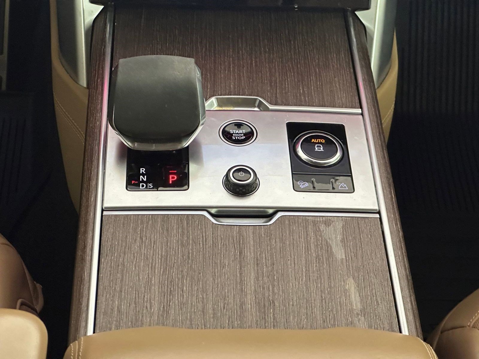 Certified 2023 Land Rover Range Rover SE image 18