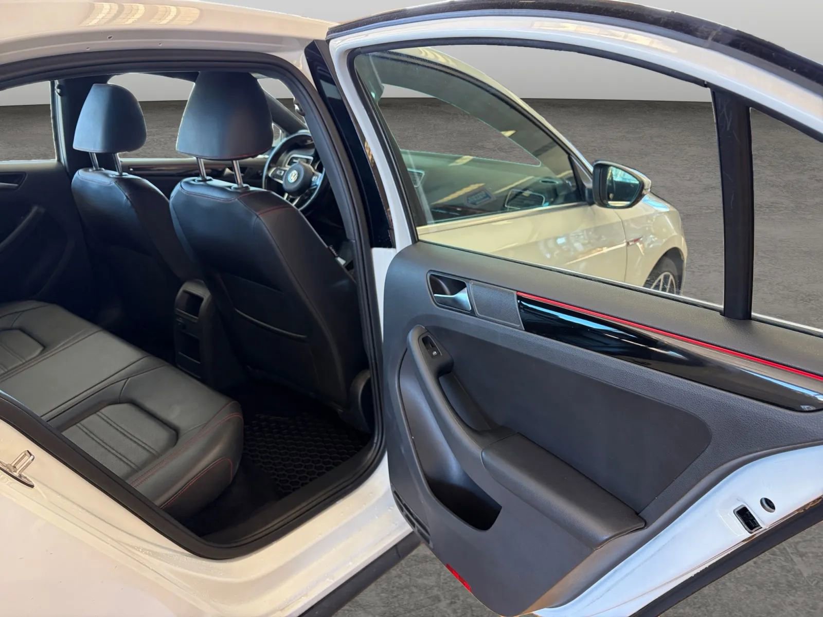 Used 2018 Volkswagen Jetta GLI image 54