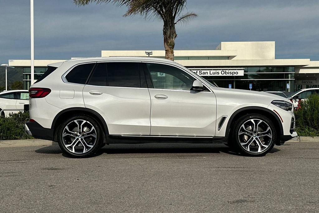 Used 2021 BMW X5 sDrive40i w/ Premium Package image 2