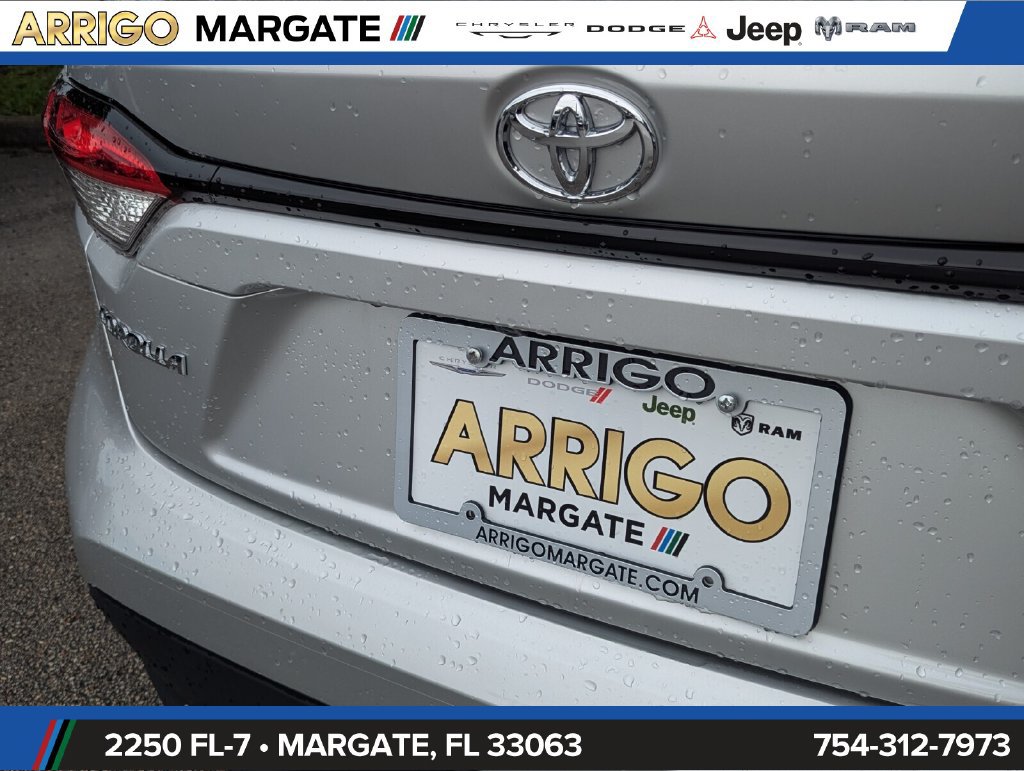 Used 2025 Toyota Corolla LE FWD image 9