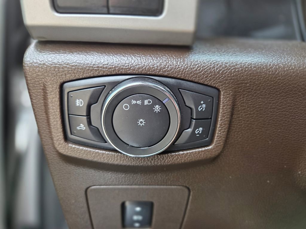 Used 2017 Ford F150 King Ranch w/ Equipment Group 601A Luxury AWD/4WD image 27