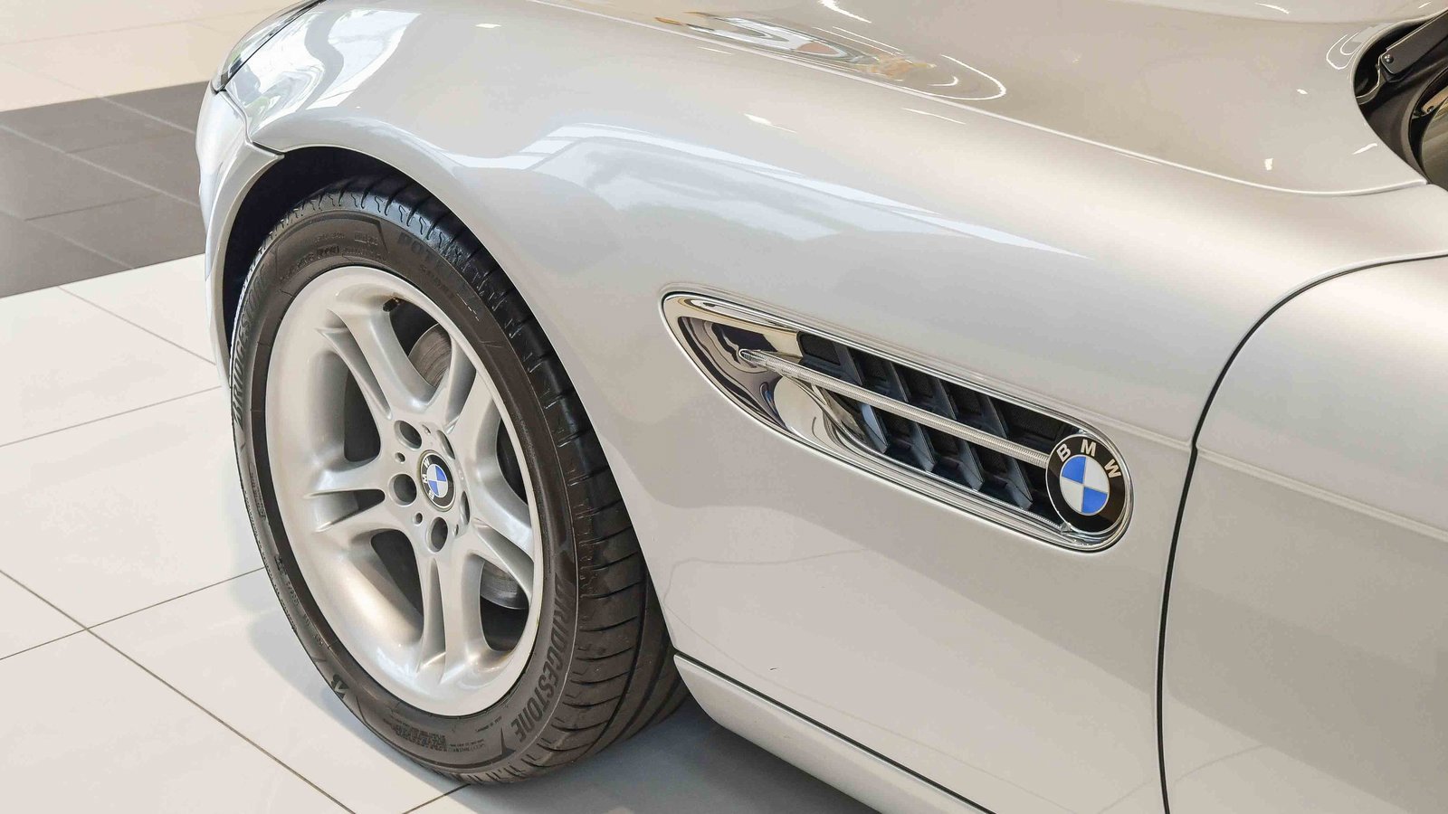 Used 2002 BMW Z8 image 17