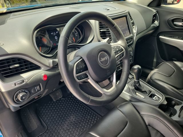 Used 2022 Jeep Cherokee Latitude w/ Sun & Sound Group AWD/4WD image 17