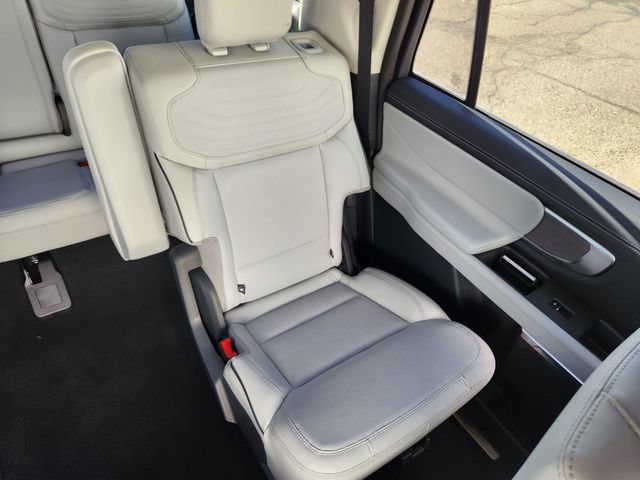 New 2026 Ford Expedition Max Platinum w/ Platinum Ultimate Package AWD/4WD image 15