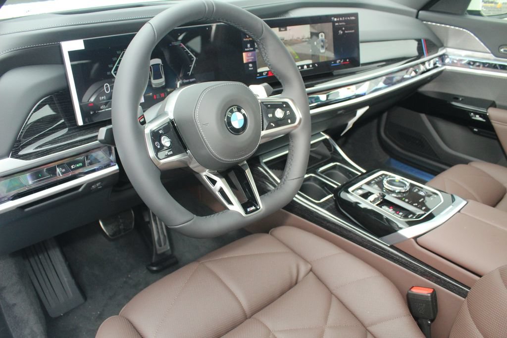 Used 2026 BMW 740i xDrive w/ Premium Package AWD/4WD image 13