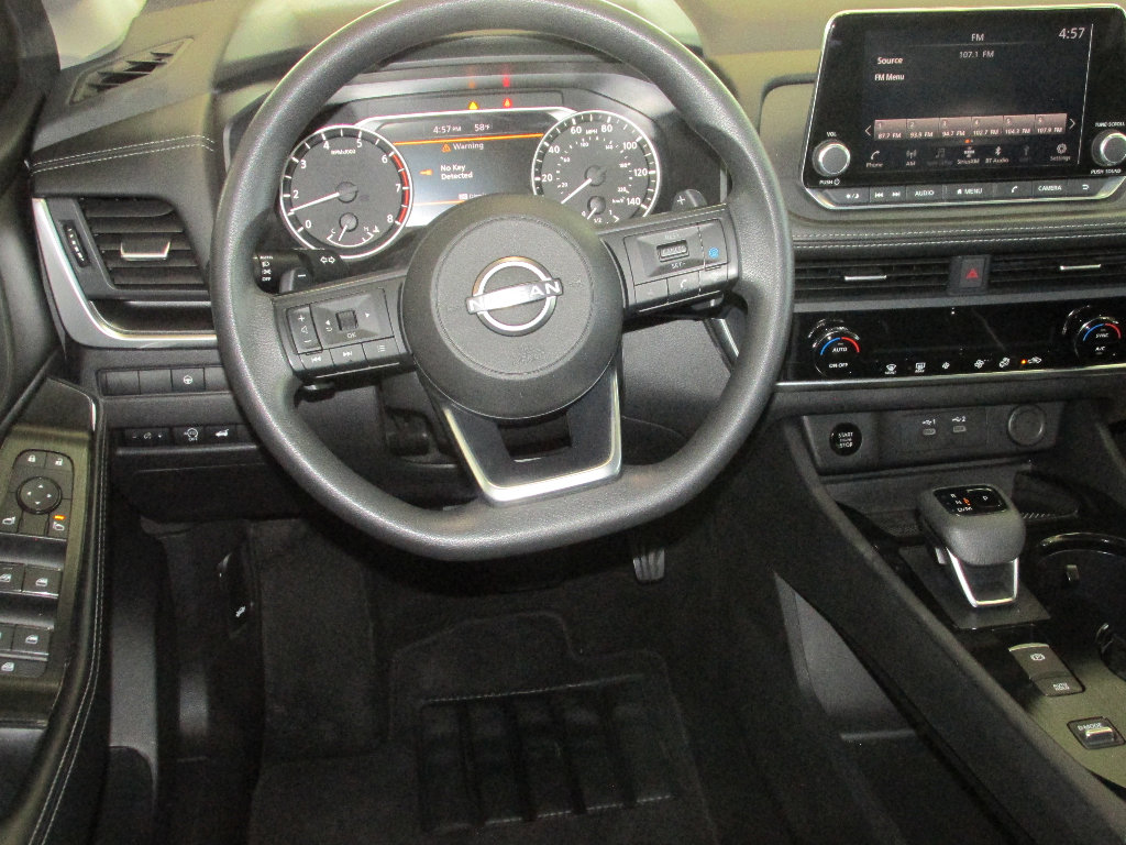 Used 2024 Nissan Rogue SV image 15