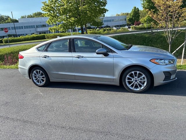 Used 2020 Ford Fusion SE FWD image 5