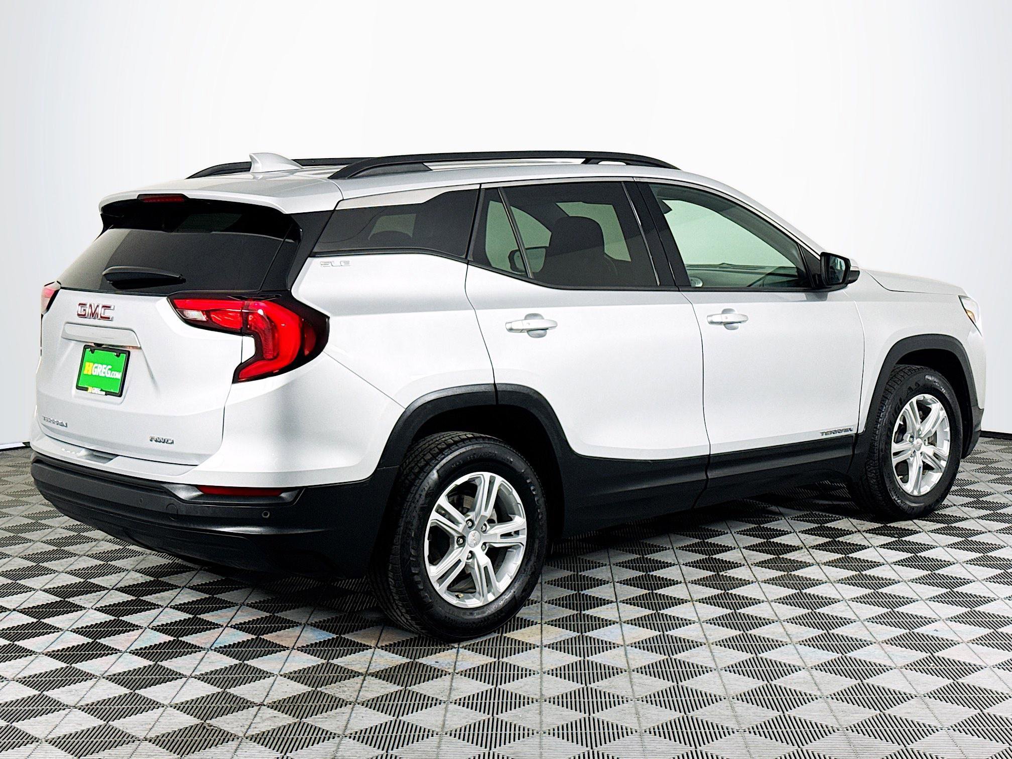 Used 2018 GMC Terrain SLE w/ Driver Convenience Package image 10