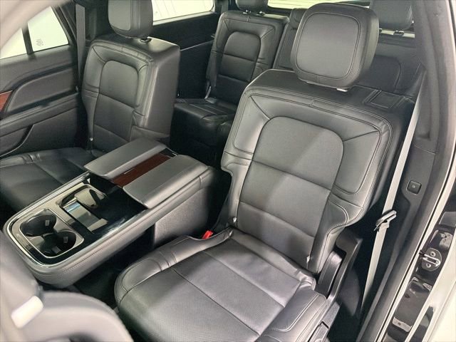 Used 2022 Lincoln Navigator Reserve AWD/4WD image 16