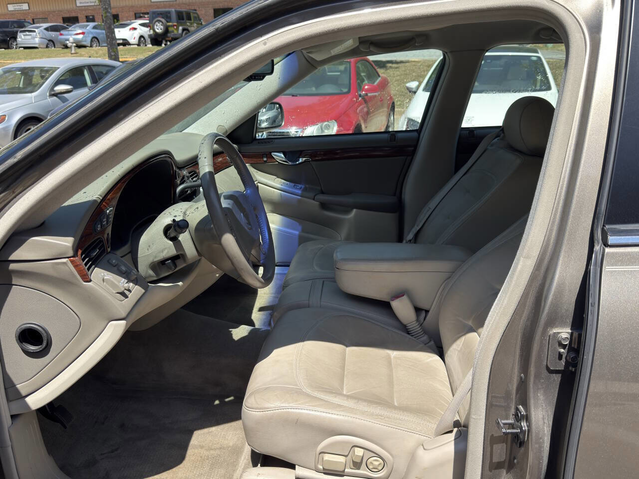 Used 2003 Cadillac De Ville w/ Comfort & Convenience Package FWD image 23