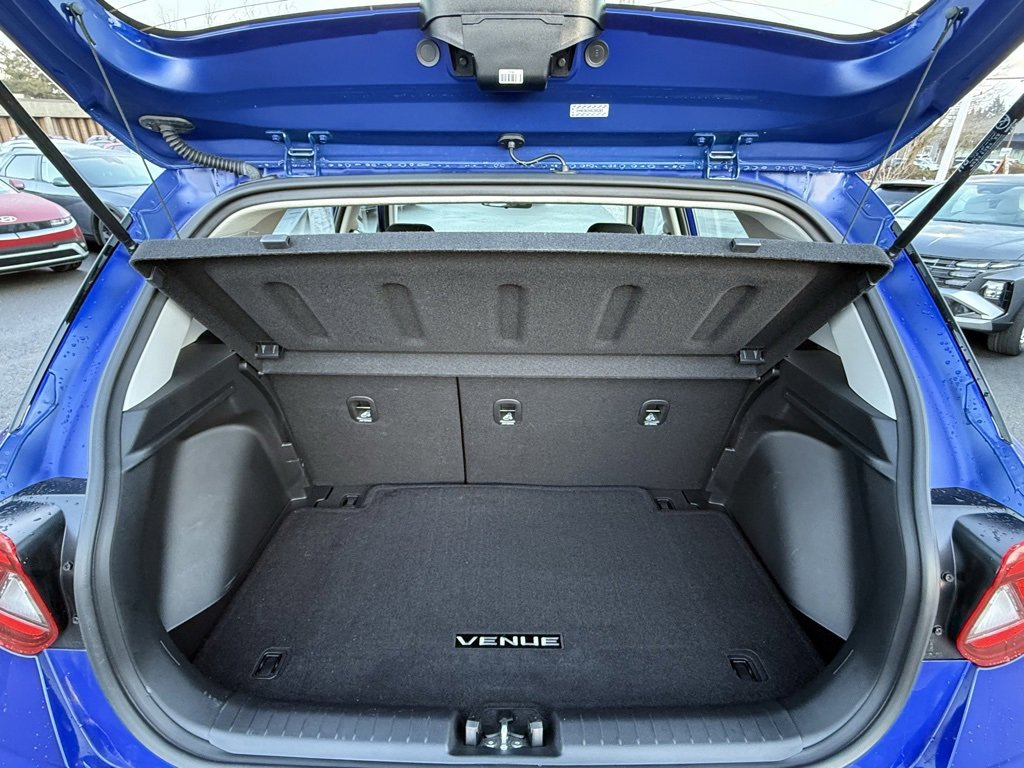 Used 2024 Hyundai Venue SEL image 12