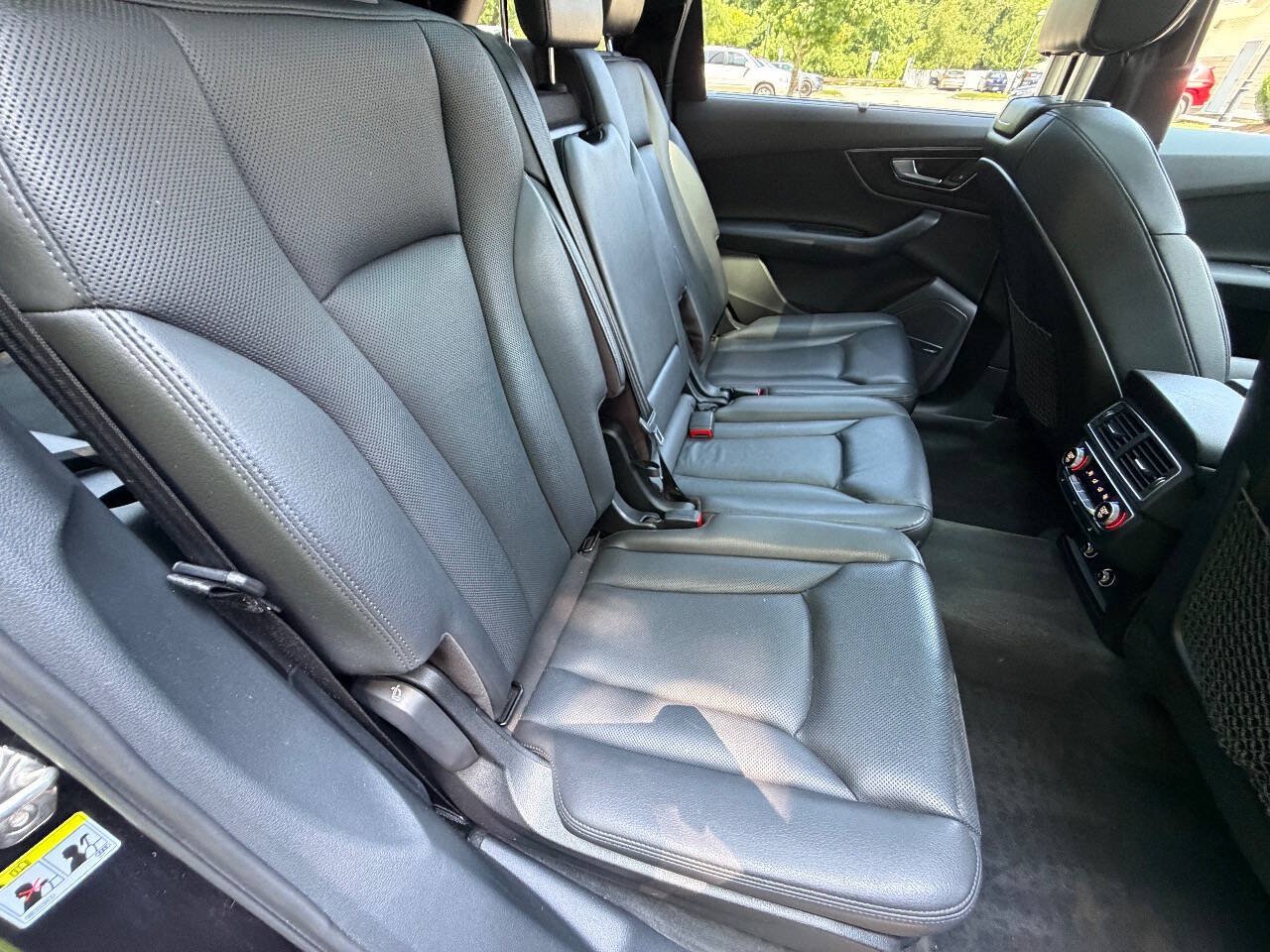 Used 2019 Audi Q7 3.0T Premium Plus w/ Premium Plus Package AWD/4WD image 14