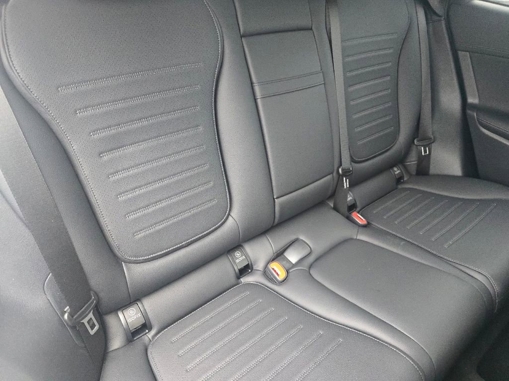 Used 2025 Mercedes-Benz GLC 300 4MATIC image 22