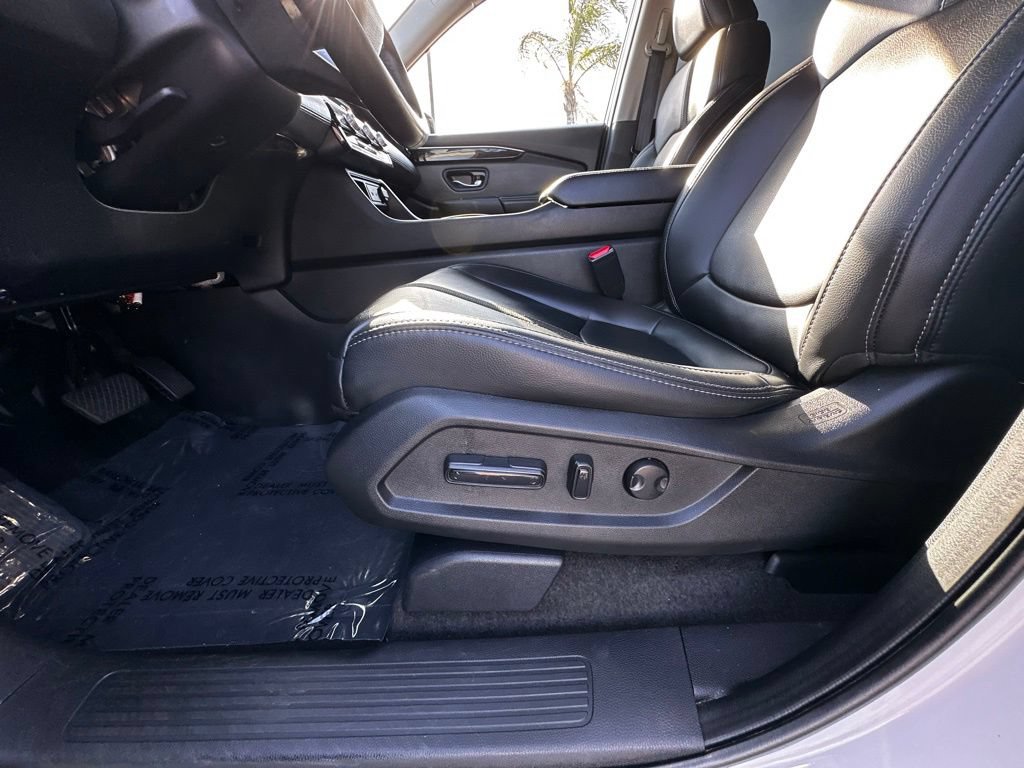 Used 2023 Honda Pilot Touring image 19