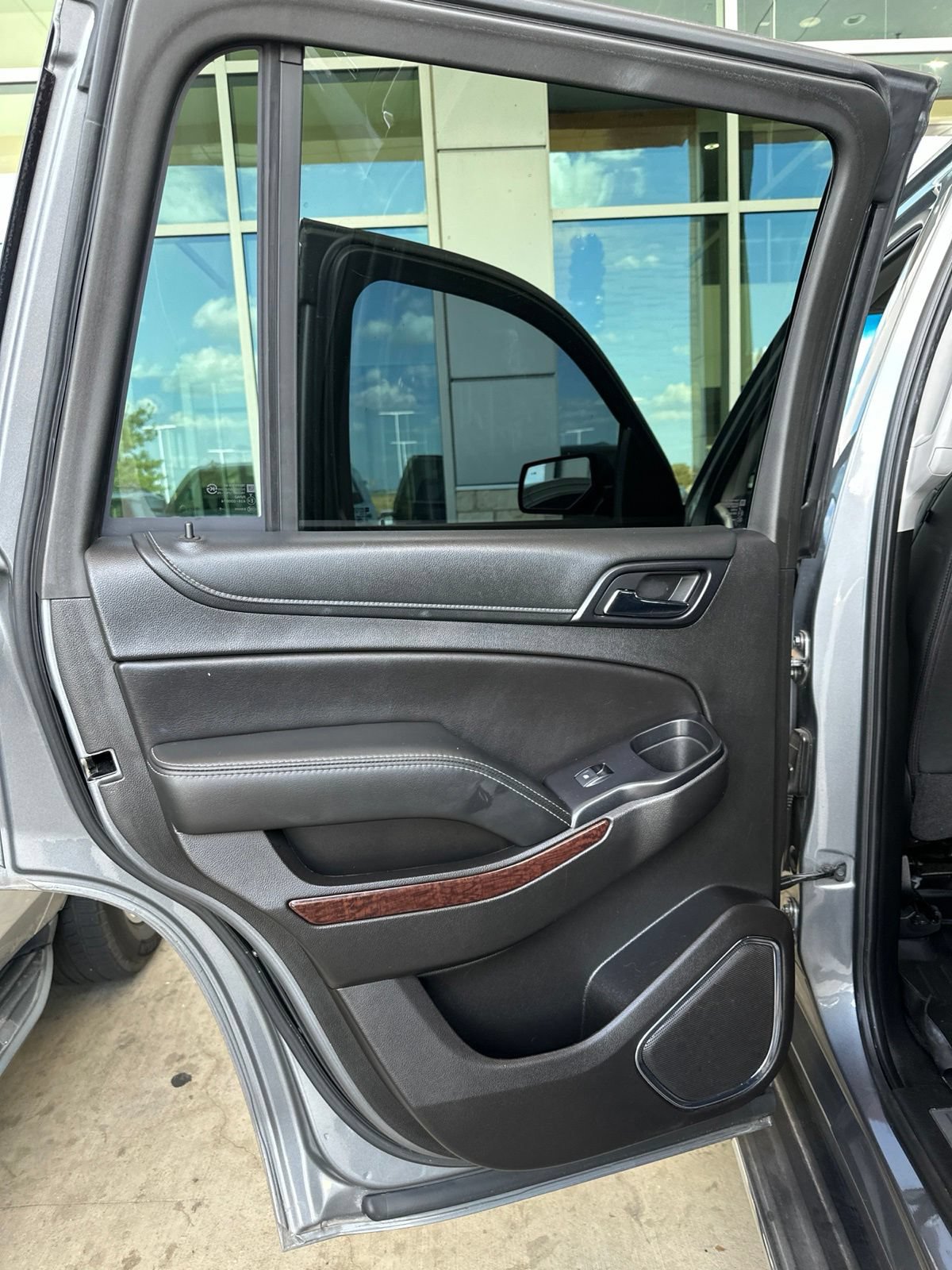 Used 2018 GMC Yukon SLT w/ Premium Edition RWD image 35