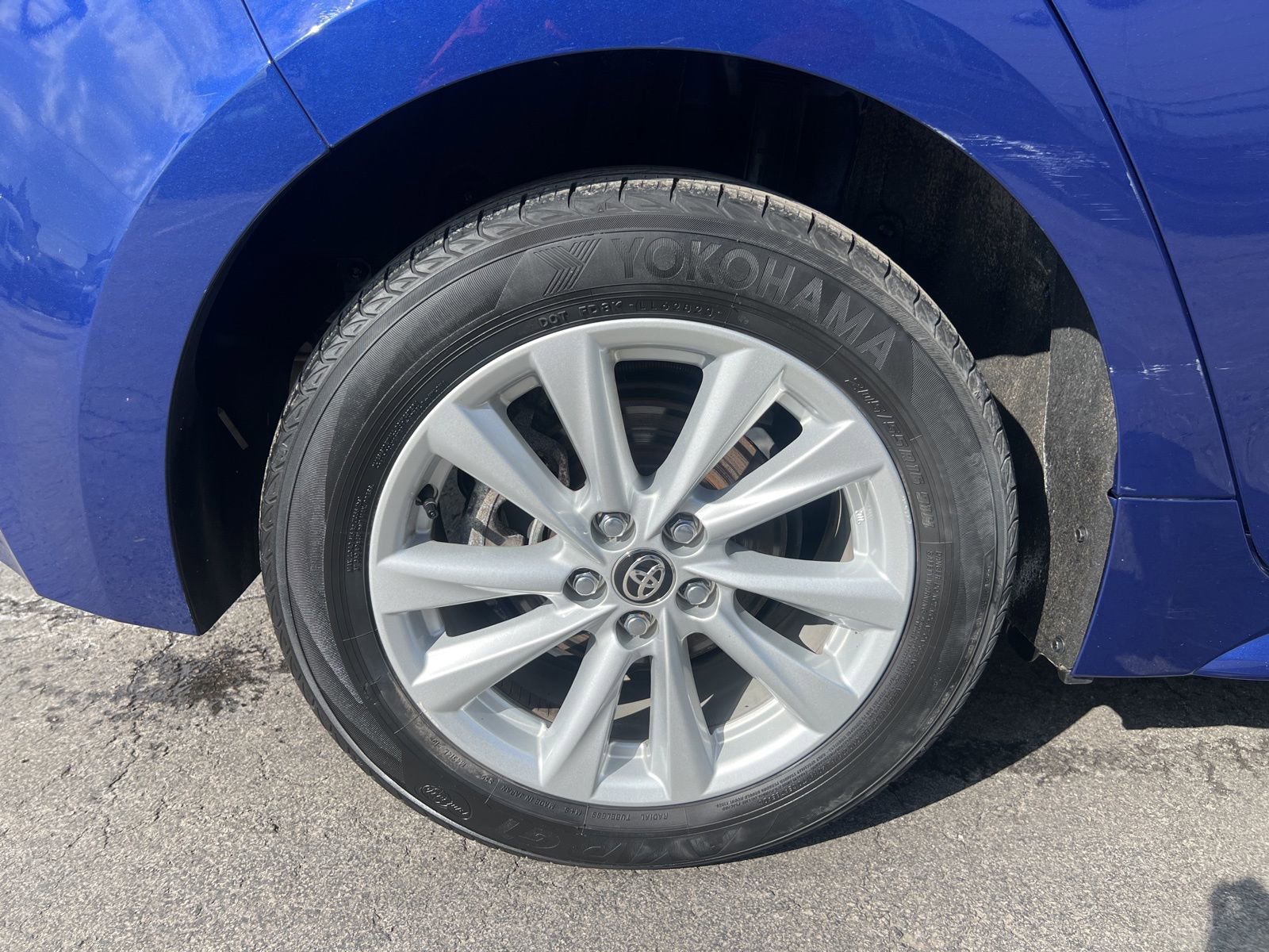 Used 2023 Toyota Corolla SE w/ SE Premium Package image 29