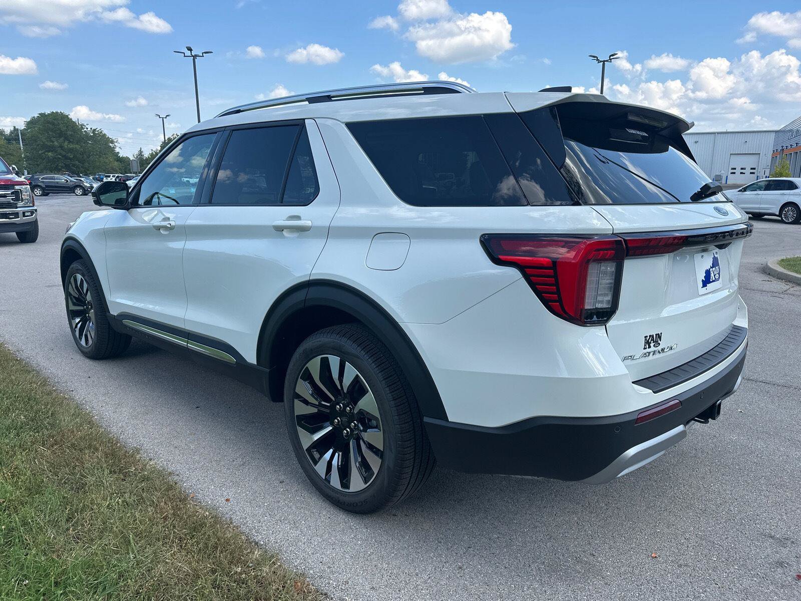 New 2026 Ford Explorer Platinum w/ LUX Leather Package AWD/4WD image 15