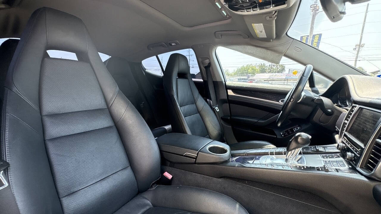 Used 2012 Porsche Panamera 4 image 4