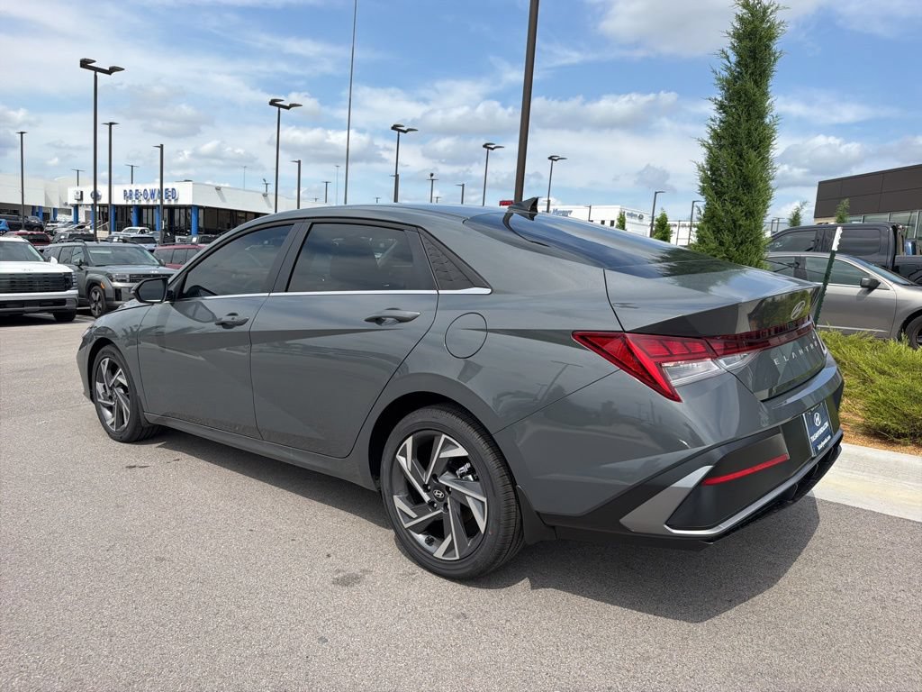 New 2026 Hyundai Elantra Limited FWD image 5
