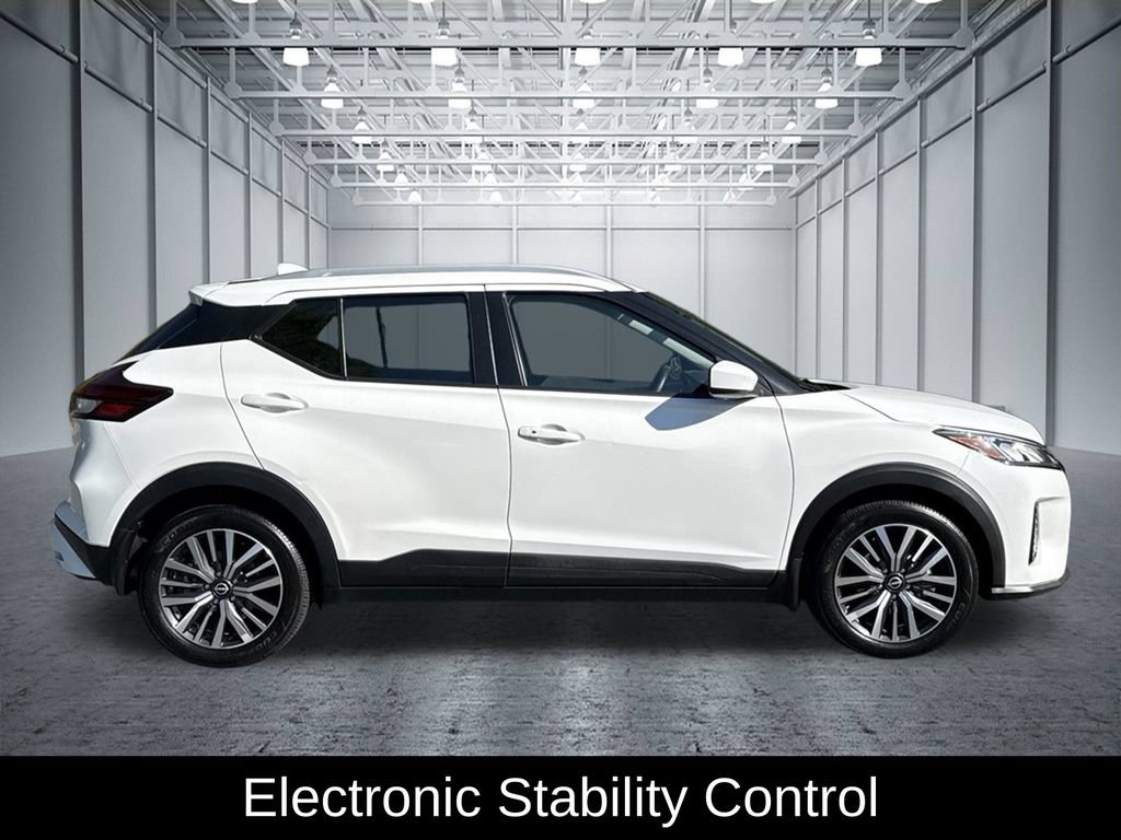 Certified 2023 Nissan Kicks SV FWD image 8