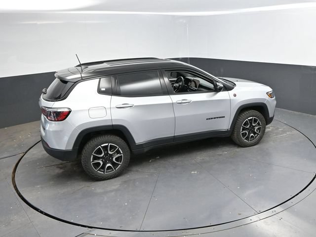 Used 2025 Jeep Compass Trailhawk AWD/4WD image 37